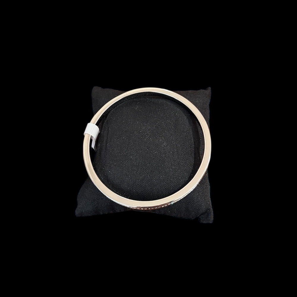 ELEGANT SILVER-TONE BLINGY BANGLE - Picture 2 of 2